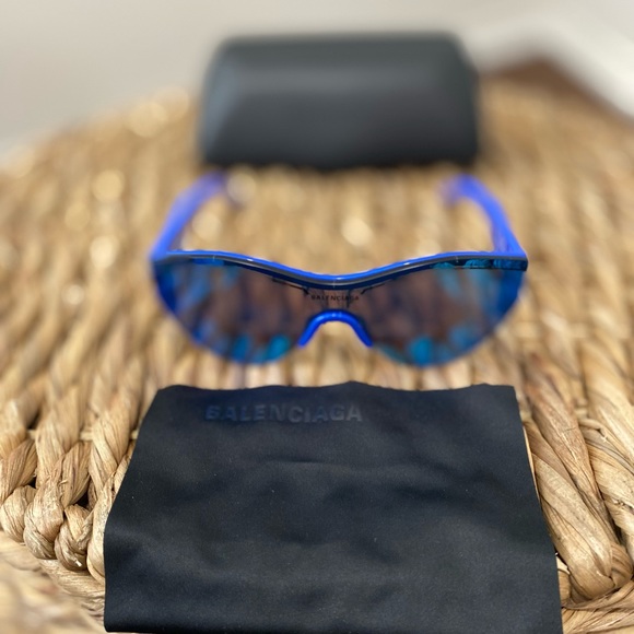 Authentic Balenciaga Blue Light Frame /Blue Mirrored Lens in Excellent Condition - Picture 8 of 13